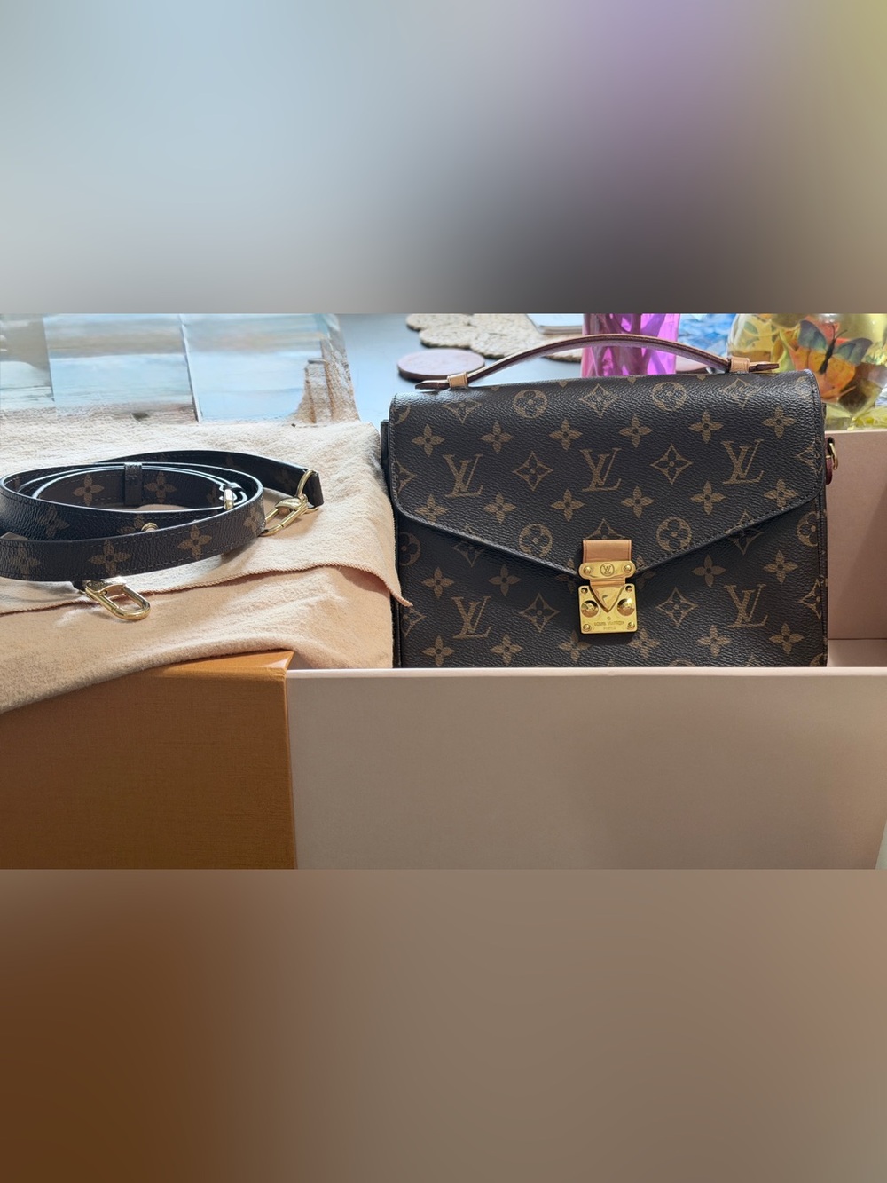 Louis Vuitton metis monogram bag
